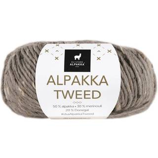 Du Store Alpakka Tweed 112 Brun Indhold: 50% Alpaca, 30% Merino uld, 20% Donegal Vægt/længde: 50 g = ca. 80 meter Anbefalede pinde: 5 mm Strikkefasthed: 10 cm = 17 m Vask: Maks 30°C uldprogram / Tåler ikke tørretumbling / Tørres fladt / Brug ikke skyllemiddel / Kan filtes.