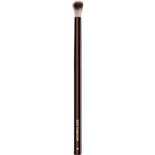 Hourglass Brush No 4 Crease