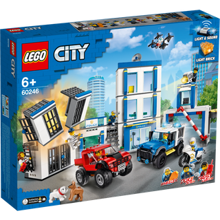 Lego City Police Station 60246 Police Toy Fun Building Set til Kids New 2020 (743 stykker)