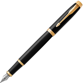 Parker IM fyldepen | sort lak med detaljer i guld | medium spids med patron med blå blæk | gaveæske