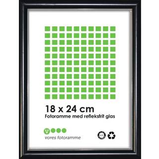 Klassisk sort ramme m. refleksfrit glas - 18x24 cm