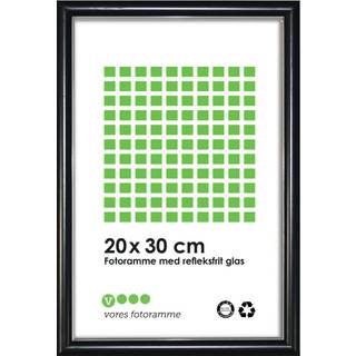 Klassisk sort ramme m. refleksfrit glas - 20x30 cm