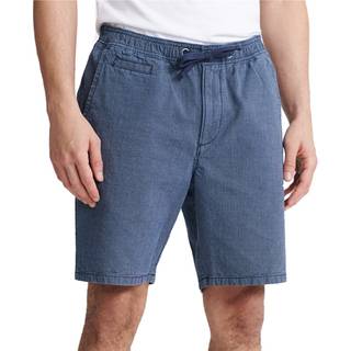 Superdry Chinoshorts med et solfalmet look