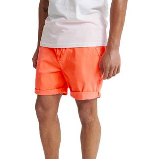 Superdry Chinoshorts med et solfalmet look