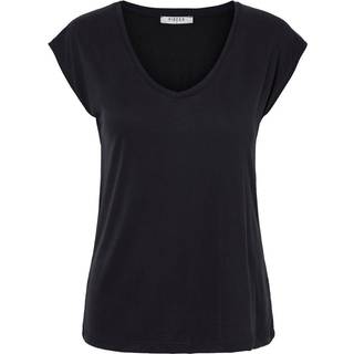 Pckamala Tee