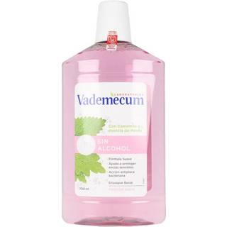 Vademecum Mundskyl Højt fluorindhold Chamomile & Mint 700 ml