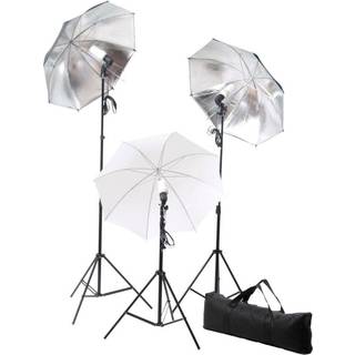 fotostudieudstyr med lamper, paraplyer, baggrund og reflektor