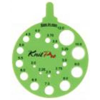 KnitPro Pindemåler grøn (2-12mm) Praktisk pindemåler fra KnitPro til præcis måling af strikkepinde fra 2 mm til 12 mm. Produktfordele: Bredt måleområde (2-12 mm) Letlæselige målinger Kompakt og let Slidstærkt materiale Attraktivt design.