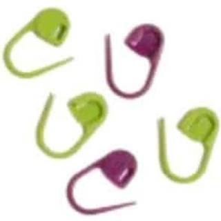 DROPS Maskemarkører Låsbare maskemarkører (30 stk) i plastik. Leveres i grøn og lilla, og har gode afrundinger som ikke stikker, men er nemme at arbejde med. Perfekt til at holde styr på dit projekt!