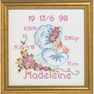 Broderikit Dåb Madeleine R5420/82 19 x 19 cm Perfekt til barnedåb - Madeleine motiv Dimensioner: 19x19cm ekskl. ramme Smukke, delikate farver vises elegant Kombinerer flere broderiteknikker Aida stof: 5,4 tråde/cm, hvid farve.