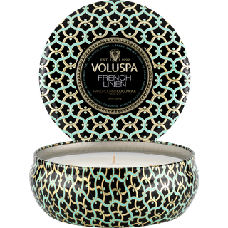 Voluspa Maison Blanc 3-wick Tin duftlys 40 timer French Linen