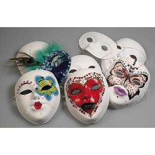 Halvmaske, Hvid, 10 stk Indeholder 10 masker Højde: 9,5 cm Bredde:18,5 cm Farve: Hvid Materiale: Papirpulp Med bred elastik.