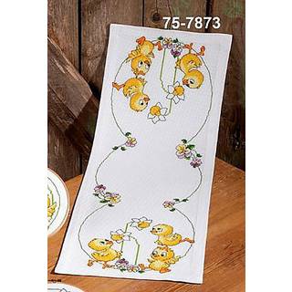 Broderikit Påskekyllinger Broderikit med et fint påskemotiv Lav din helt eget påskepynt med dette nydelige kit Det færdige broderi måler 34 x 95 cm.