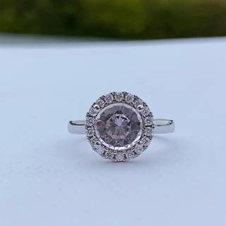 14 Karat Hvidguld Ring fra Henrik Ørsnes Design med Morganit og Diamanter