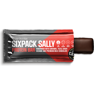 SIMPLY ®-Simply® Sixpack Sally Proteinbar | Karamel, yuzu, sesam og premium mælkechokolade