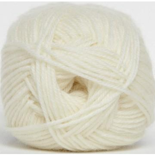 Hjertegarn Trunte 5511 Indhold: 100% merinould Vægt/længde: 50 g = ca. 180 meter Anbefalede pinde: 2.5 mm Strikkefasthed: 10 x 10 cm = 30 m Vask: Maskinvask 40º.