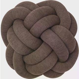 Pude Knot, Farve Brun
