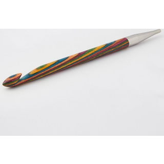 KnitPro Symfonie Udskiftbare TUNESISKE hæklenåle (3-8.00mm) 5.00 mm Indhold:1 tunesisk hæklenål Materiale:Højpoleret, multifarvet birketræ Type: Tunesisk hæklenål Størrelser:2.00-15.00 mm. Længde:15 cm Wire/kabel følger ikke med. Kan bruges sammen med alle kabler fra KnitPro..