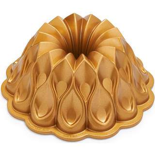 Nordic Ware Crown Bundt Pan