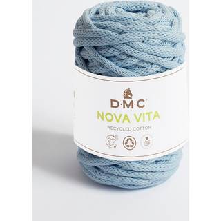 DMC Nova Vita 12 0071 Indhold: 80% Genanvendt bomuld, 20% polyester Vægt/længde:250 g = ca. 55 m Anbefalede pinde:12 mm Strikkefasthed: 10 cm x 10 cm = 6 m x 10 r Kan vaskes skånsom maskinvask, max. 30ºC / Tørres fladt.