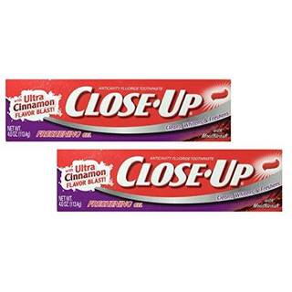 Nærbillede Anti-Cavity Fluorid tandpasta Friskende gel med ultra kanel smag blast 4,0 oz 2-pakke