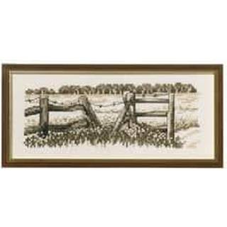 Broderikit Gærdet R5619 22 x 9 cm Detaljeret korsstingsdesign Perfekt til både nybegyndere og eksperter Mål: 22x9cm Flotte farver der skaber liv Broderes på Aida-stof i ivory.