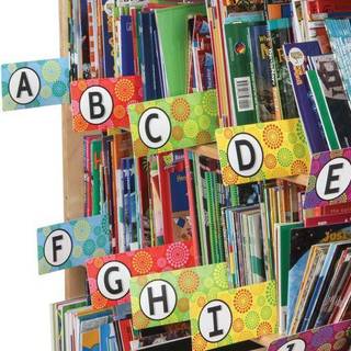 Virkelig gode ting Klasselokalbibliotek Alfabetbog Divider - 26 Assorterede farvedelere til organisering af b?ger - L?rerforsyninger til klasselo
