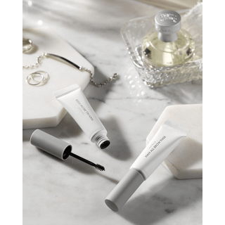 ROM & ND Han All Brow Fixer Shape & Texturize Eyebrows Non-Smasy Natural Looking Matt Finish Eyebrow Definerande gel Lätt formel Långvarig smink