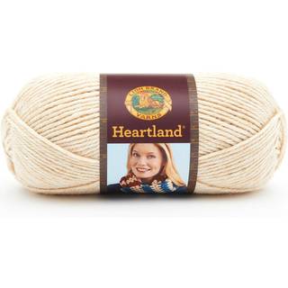 Lion Brand Heartland 136-098U Acadia Indhold: Uni color: 100% akryl Tweed: 94% akryl, 6% viskose Vægt/længde: Uni color: 142 g = 230 meter Tweed: 113 g = 183 meter Anbefalede pinde:5.50 cm Strikkefasthed:10 x 10 cm = 16 m x 22 p Vask:Maskinvask / Finvask.