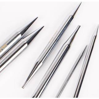 DROPS Pro Classic Udskiftbare Rundpinde (3.00-15.00 mm) Indhold: To udskiftbare pinde Materiale: Messing Typer: Udskiftbare rundpinde Størrelser: 3.00-15.00 mm. Kabel medfølger ikke.