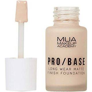 MUA Makeup Academy PRO/BASE Langtidsholdbar matterende foundation Skygge #102 30 ml - 30 ml