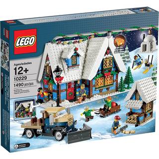 Winter Village Cottage (10229)