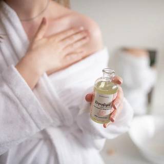 puremetics Pleje Kropspleje Kropsplejeolie lotus 100 ml (1.220,00 kr / 1 l) - 100 ml