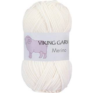 Viking Merino 802 Naturhvid Indhold:100% Supersoft Merino uld Vægt/længde:50 g = ca. 105 m Anbefalede pinde:3,5 mm Strikkefasthed:10x10 cm = 22 m Tåler maskinvask, uldvask max 40°C. Tørres fladt.
