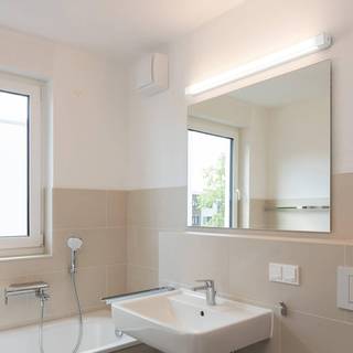 RZB Baleva LED-væglampe IP44 bredde 90 cm 15W