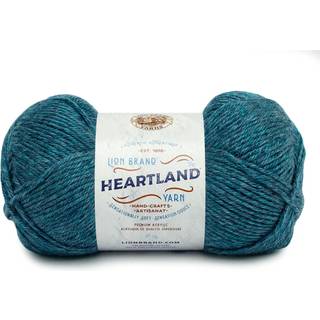 Lion Brand Heartland 136-105N Glacier Bay Indhold: Uni color: 100% akryl Tweed: 94% akryl, 6% viskose Vægt/længde: Uni color: 142 g = 230 meter Tweed: 113 g = 183 meter Anbefalede pinde:5.50 cm Strikkefasthed:10 x 10 cm = 16 m x 22 p Vask:Maskinvask / Finvask.
