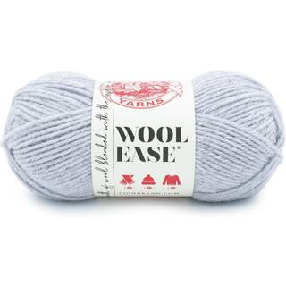Lion Brand Wool Ease 620-006B Icicle Indhold:80% akryl, 20% uld Vægt/længde:85 g = ca 180 meter Anbefalede pinde: 5.00 mm Strikkefasthed:10 x 10 cm = 18 m x 24 p Vask:Maskinvask max 40°C.