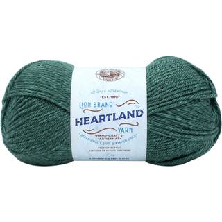 Lion Brand Heartland 136-181E Rocky Mountains Indhold: Uni color: 100% akryl Tweed: 94% akryl, 6% viskose Vægt/længde: Uni color: 142 g = 230 meter Tweed: 113 g = 183 meter Anbefalede pinde:5.50 cm Strikkefasthed:10 x 10 cm = 16 m x 22 p Vask:Maskinvask / Finvask.