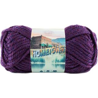 Lion Brand Hometown 135-148E Portland Wine Indhold: Uni color, mix, neon & twist: 100% akryl Tweed: 94% akryl, 6% viskose Vægt/længde: Uni color, mix, neon & twist: 142 g = ca. 74 meter Tweed: 113 g = ca. 59 meter Anbefalede pinde: 9.00 mm Strikkefasthed: 10 x 10 cm = 9 m x 12 p Vask: Maskinvask 40°C.