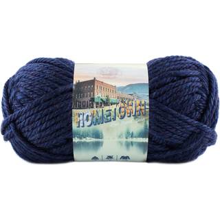 Lion Brand Hometown 135-111L San Diego Navy Indhold: Uni color, mix, neon & twist: 100% akryl Tweed: 94% akryl, 6% viskose Vægt/længde: Uni color, mix, neon & twist: 142 g = ca. 74 meter Tweed: 113 g = ca. 59 meter Anbefalede pinde: 9.00 mm Strikkefasthed: 10 x 10 cm = 9 m x 12 p Vask: Maskinvask 40°C.