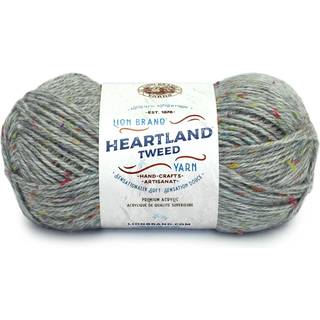 Lion Brand Heartland 136-350D Mount Rainier Tweed Indhold: Uni color: 100% akryl Tweed: 94% akryl, 6% viskose Vægt/længde: Uni color: 142 g = 230 meter Tweed: 113 g = 183 meter Anbefalede pinde:5.50 cm Strikkefasthed:10 x 10 cm = 16 m x 22 p Vask:Maskinvask / Finvask.