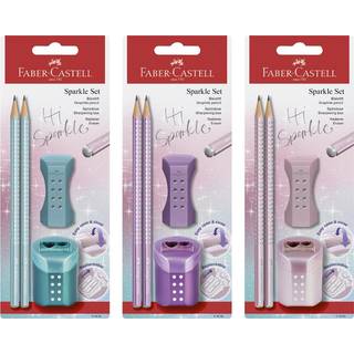 Faber-Castell, Sparkle blyantsæt, assorterede farver Indhold: 2 stk. Ergonomisk blyant, 1 stk. viskelæder, 1 stk. blyantspidserAssorterede farver: Ocean, violet, eller rose med glimmerdetaljerProduceret af træ fra bæredygtigt skovbrug.
