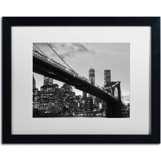 Varemærke Fine Art Brooklyn Bridge 5 White Matte Artwork af Cateyes 16 med 20-tommer sort ramme
