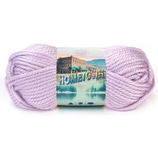 Lion Brand Hometown 135-142K Joliet Iris Indhold: Uni color, mix, neon & twist: 100% akryl Tweed: 94% akryl, 6% viskose Vægt/længde: Uni color, mix, neon & twist: 142 g = ca. 74 meter Tweed: 113 g = ca. 59 meter Anbefalede pinde: 9.00 mm Strikkefasthed: 10 x 10 cm = 9 m x 12 p Vask: Maskinvask 40°C.
