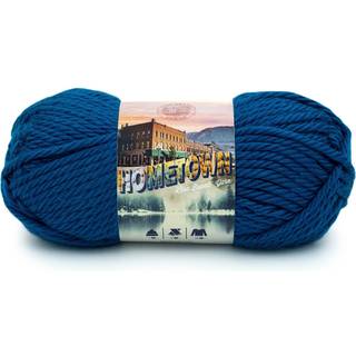 Lion Brand Hometown 135-116G Athens Blue Sky Indhold: Uni color, mix, neon & twist: 100% akryl Tweed: 94% akryl, 6% viskose Vægt/længde: Uni color, mix, neon & twist: 142 g = ca. 74 meter Tweed: 113 g = ca. 59 meter Anbefalede pinde: 9.00 mm Strikkefasthed: 10 x 10 cm = 9 m x 12 p Vask: Maskinvask 40°C.