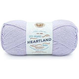 Lion Brand Heartland 136-145W North Cascades Indhold: Uni color: 100% akryl Tweed: 94% akryl, 6% viskose Vægt/længde: Uni color: 142 g = 230 meter Tweed: 113 g = 183 meter Anbefalede pinde:5.50 cm Strikkefasthed:10 x 10 cm = 16 m x 22 p Vask:Maskinvask / Finvask.