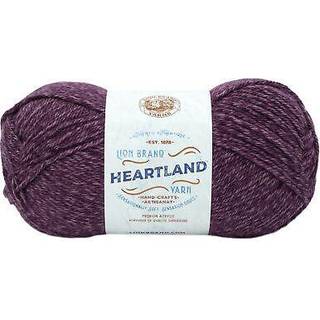 Lion Brand Heartland 136-146AP New River Gorge Indhold: Uni color: 100% akryl Tweed: 94% akryl, 6% viskose Vægt/længde: Uni color: 142 g = 230 meter Tweed: 113 g = 183 meter Anbefalede pinde:5.50 cm Strikkefasthed:10 x 10 cm = 16 m x 22 p Vask:Maskinvask / Finvask.