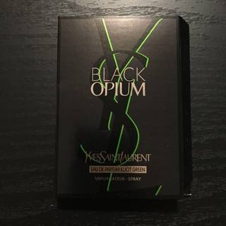 Yves Saint Laurent Black Opium Illicit Green EDP Spray til kvinder - grøn mandarin, appelsinblomst, kaffe, jasmin, fig og vanilje