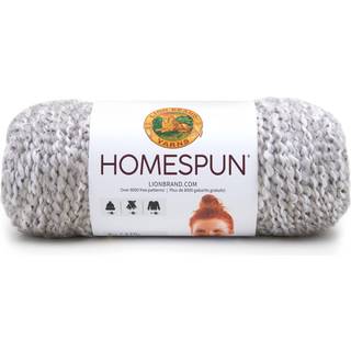 Lion Brand Homespun 790-600C Clouds Indhold: 98% akryl, 2% polyester Vægt/længde: 170 g = ca. 169 meter Anbefalede pinde: 6.00 mm Strikkefasthed: 10 x 10 cm = 14 m x 20p Vask: Maskinvask 40°C.