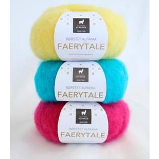 Du Store Alpakka Faerytale 798 Støvet gråblå Indhold: 100% fineste alpaca Vægt/længde: 50 g = ca. 175 meter Strikkefasthed:18 m i glatstrik på p nr 4.50 = 10 cm Anbefalede pinde: 4.50 mm Vaskeanvisning:Uldprogram 30 °C. Vrangen vendes ud før vask. Brug vaskemiddel til uld/silke. Brug ikke skyldemiddel. Tørres fladt. .